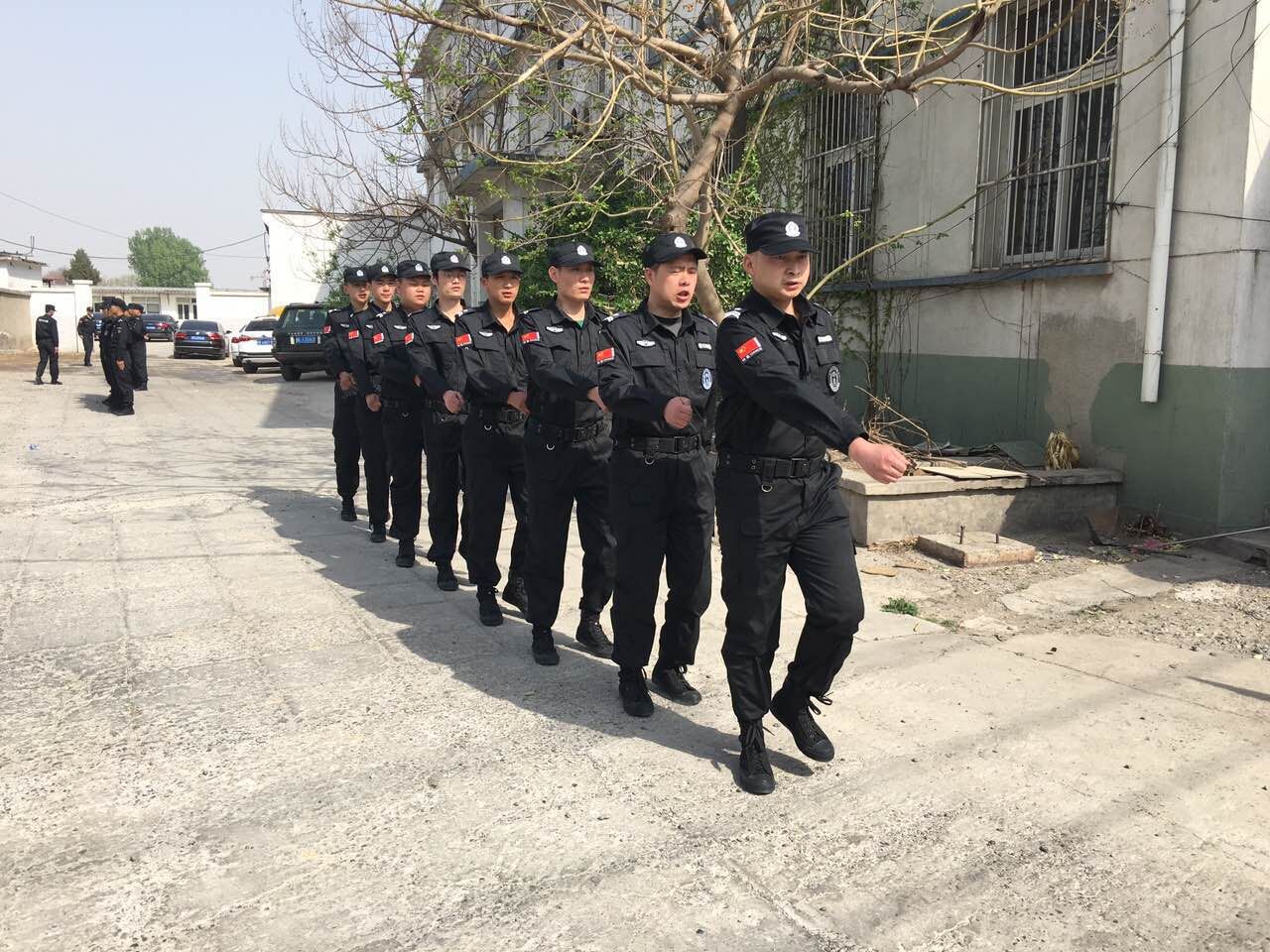 常規(guī)保安服務小區(qū)巡邏中